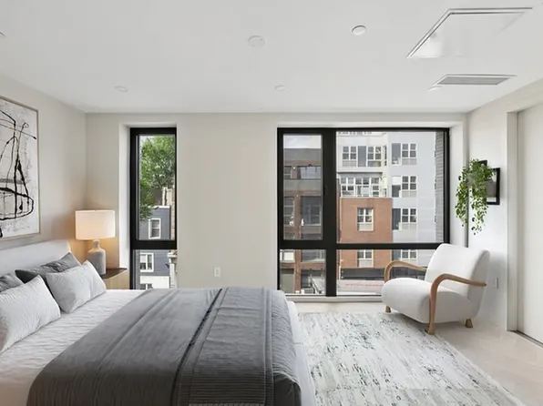 390 Manhattan Avenue image 5 of 10