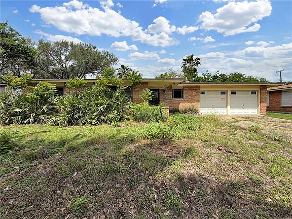 2nd image of 4221 Dolphin Pl
