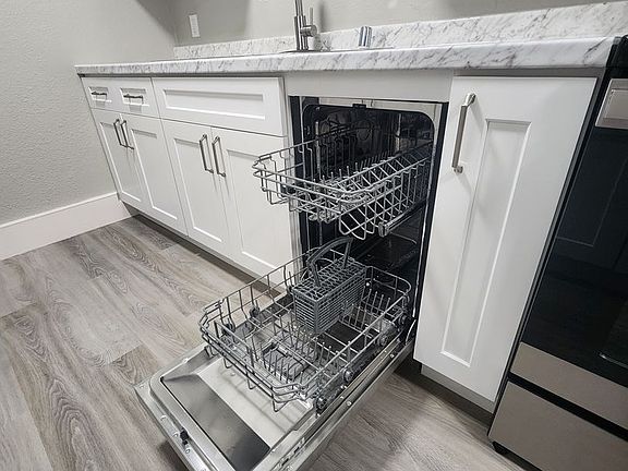 2nd image of 414-422 Tacoma Ave S #102