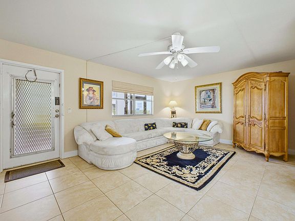 3rd image of 154 Tuscany C
