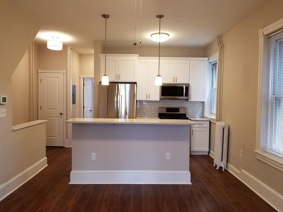 Kitchen/ Dining Room