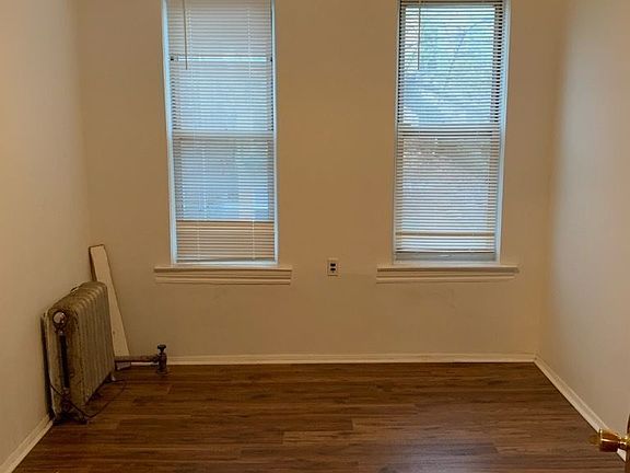 3rd image of 3273 44th St APT 2R