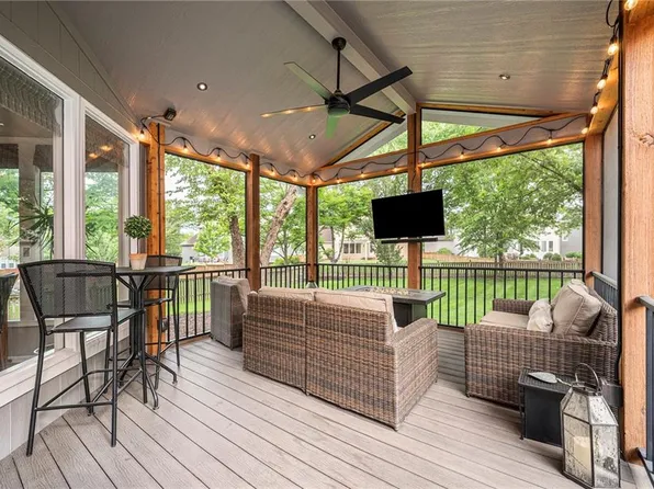 8418 W 144th Pl, Overland Park, KS 66223