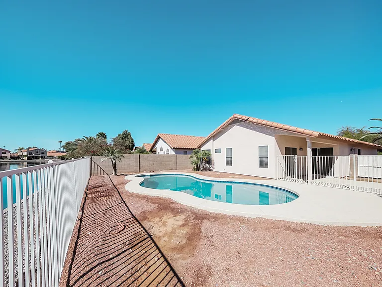 7549 W Kerry Ln — Photo 1