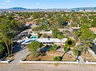 5517 Oak St, Paradise, NV 89120