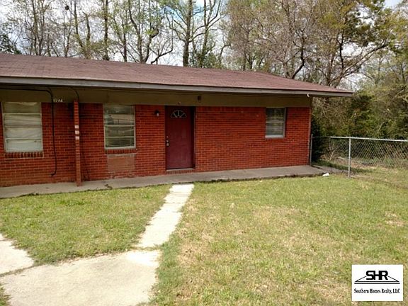 4th image of 1279 Lake Dr #B
