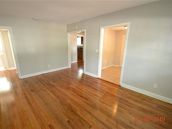 2nd image of 916 Clanton Ave