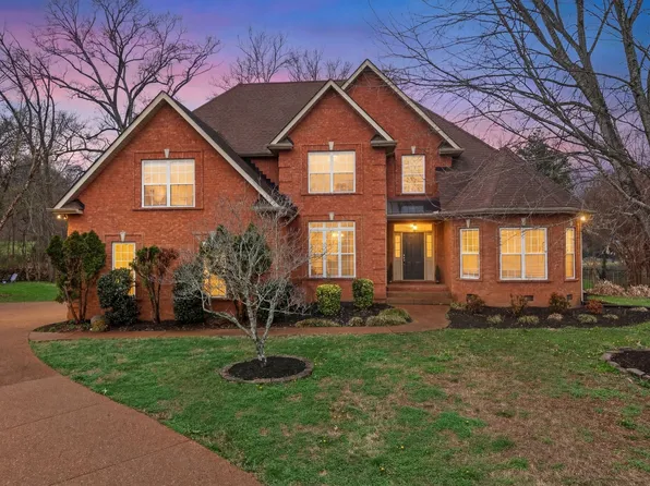 3104 Shropshire Ct, Thompsons Station, TN 37179