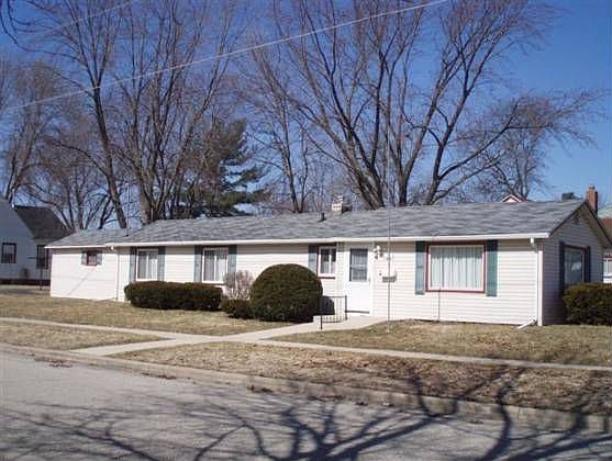 1st image of 1447 Vista Ave