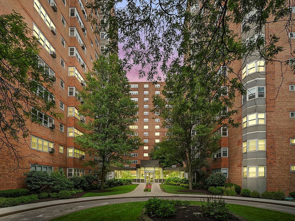 1st image of 4960 N Marine Dr APT 712