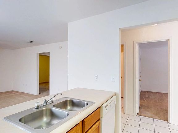 5th image of 896 Silverwood Unit 5
