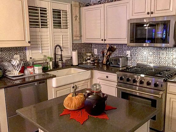 Farm sink and Island