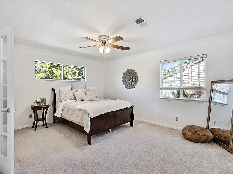 9214 Bronco Dr — Photo 3