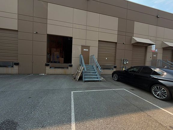 3rd image of 560 Shell Rd Unit 3033