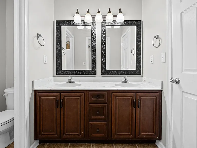 3569 Southwood Dr — Photo 24