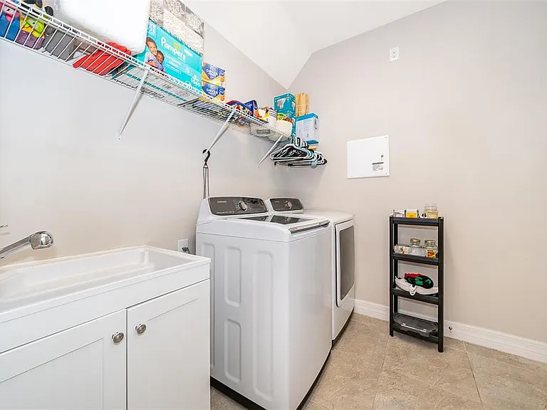 3026 Jardin St — Photo 31