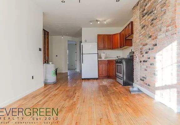2nd image of 515 Lafayette Ave #B2