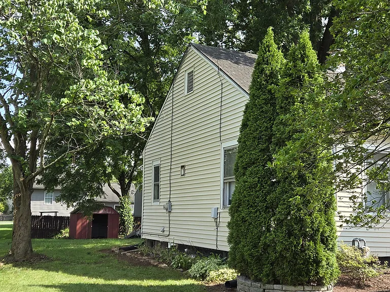 1875 Poplar Rd — Photo 6