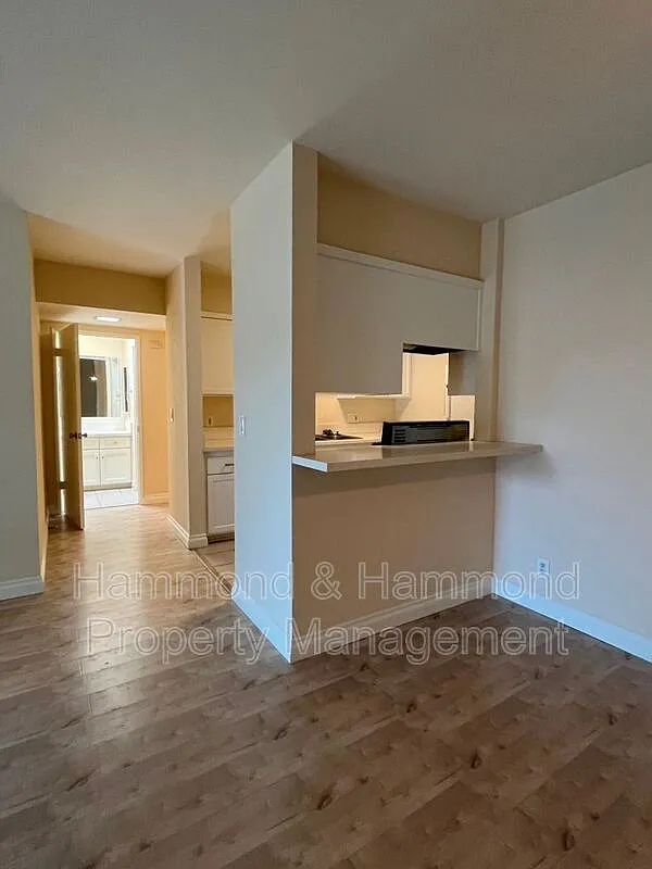 1 bed, 1.0 bath, 890 sqft, $2,195 — Photo 4