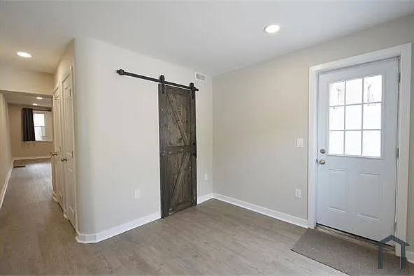 1933 E Albert St — Photo 23