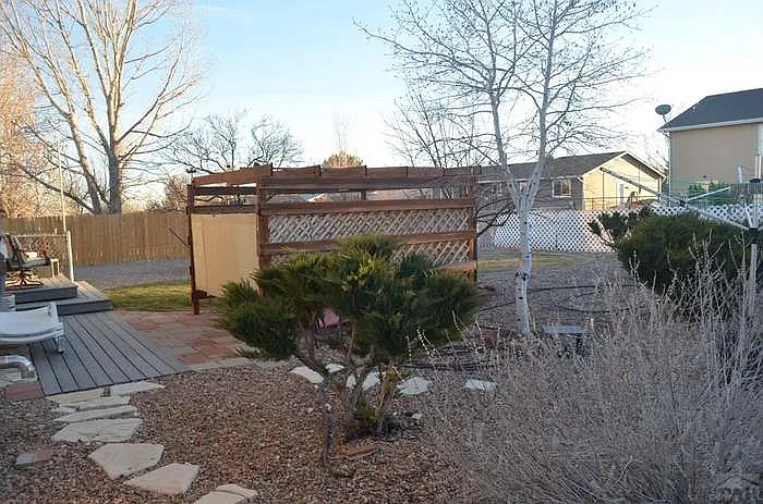 209 S Dacona Dr — Photo 2