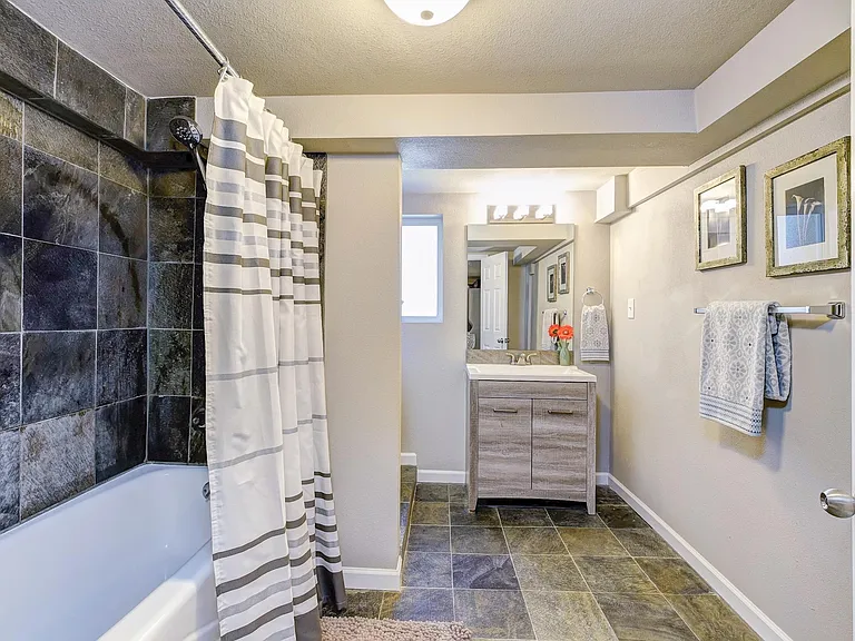 3827 S Angel Pl — Photo 17
