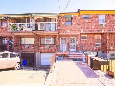 6151 164th St, Flushing, NY, 11365