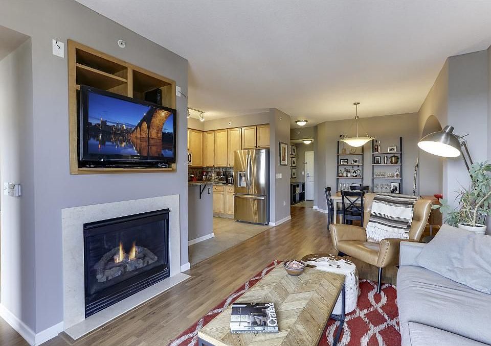 1st image of 500 Grant St E #1605