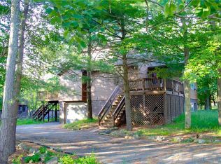 8250 Natures Dr, Tobyhanna, PA