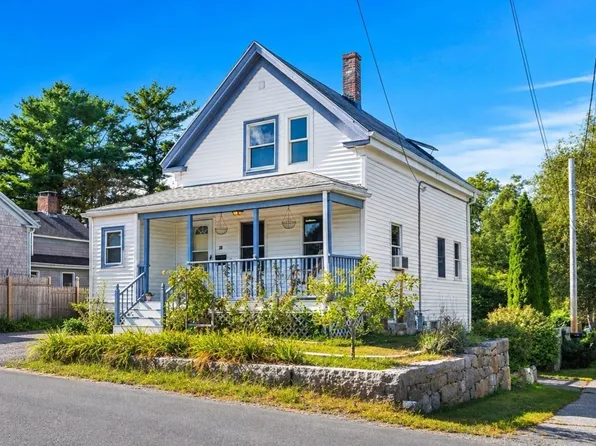 38 Pigeon Hill St, Rockport, MA 01966