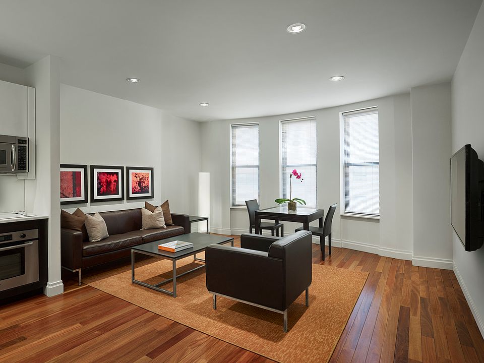 1st image of 123 W 44th St #506S