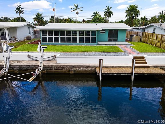 3rd image of 2449 Gulfstream Ln