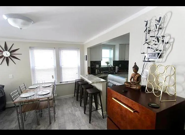 202 N Sacramento Ave #1 — Photo 7
