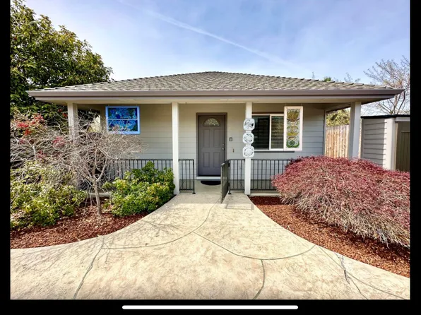 3519 Shawna Dr #B, Medford, OR 97504