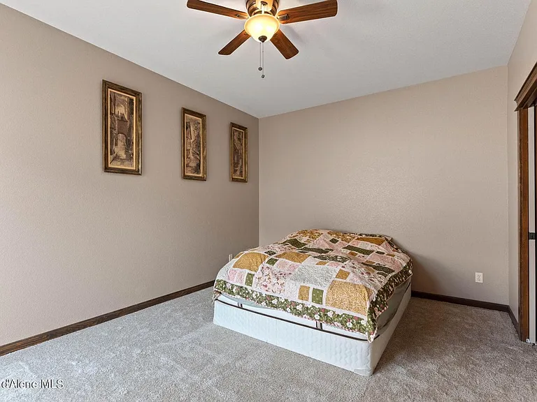 1315 E Mordyl Loop — Photo 11
