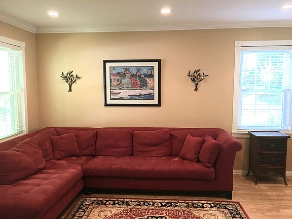 3rd image of 433 Kings College Dr