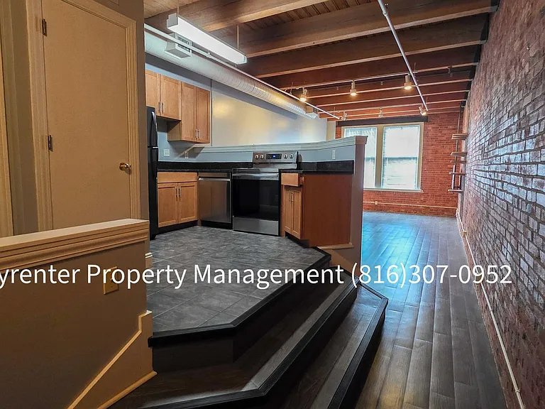 700 Broadway Blvd #308 — Photo 21