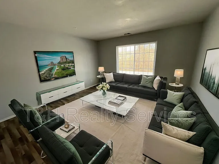 857 Indigo Way — Photo 3