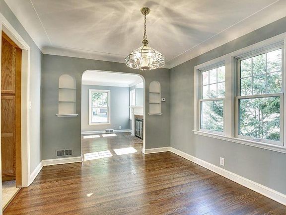 5th image of 3928 Lynn Ave S