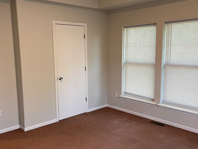 408 S Van Buren St #8 — Photo 12