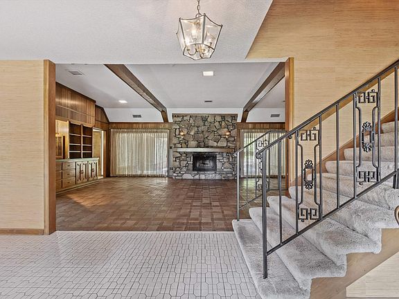 5th image of 434 Birchbark Ln
