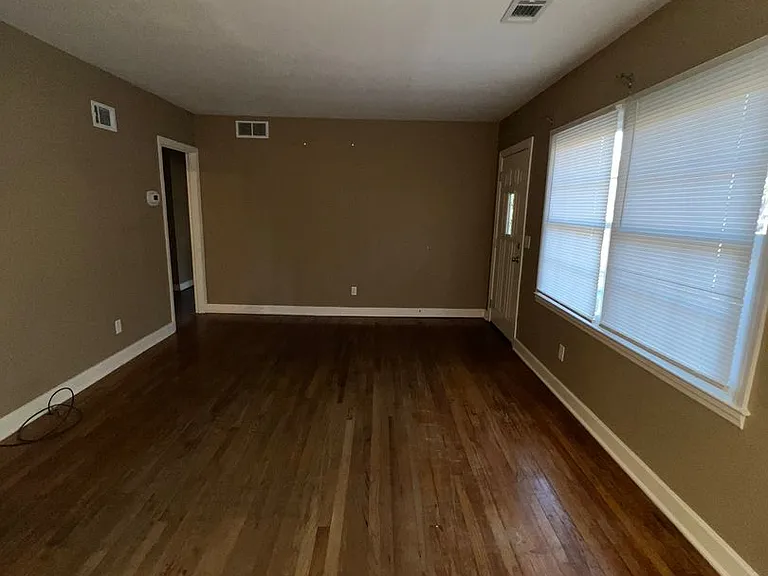 3007 Hickory St — Photo 5