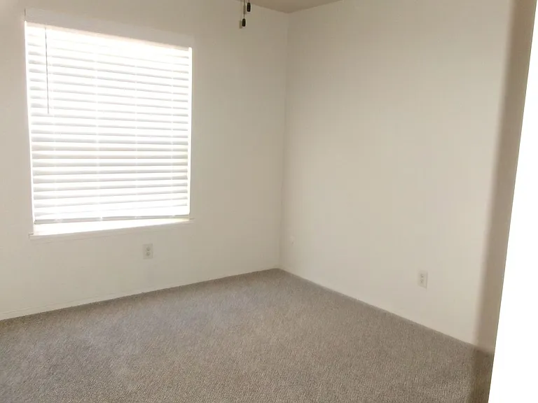 218 Idlewild Dr — Photo 10