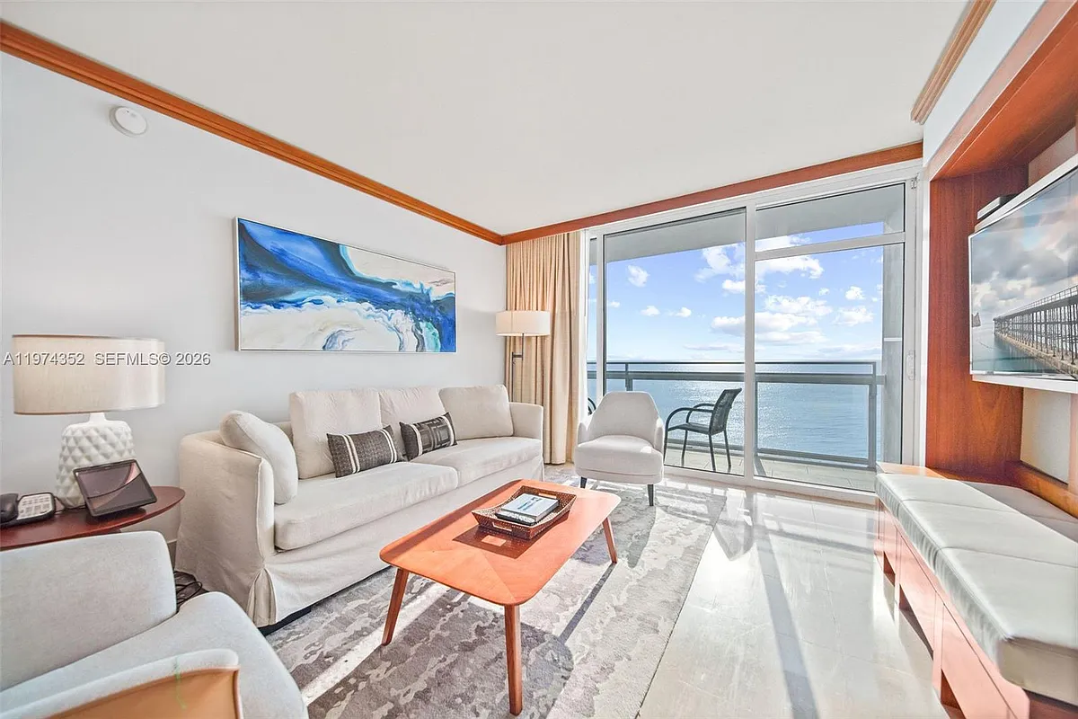 Building Photo - 6801 Collins Ave #604