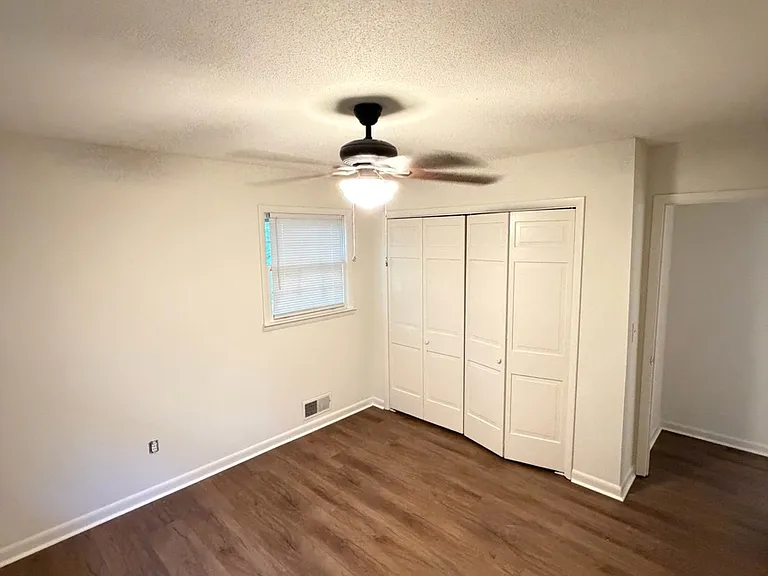 54 Dickson Cir — Photo 16