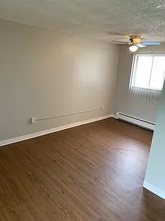 Crestview Apartments — Photo 37