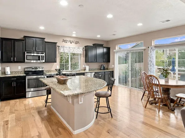 3526 Kirkwood Ln, Johnstown, CO 80534