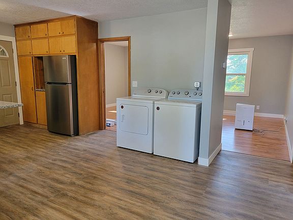 3rd image of 220 Church St