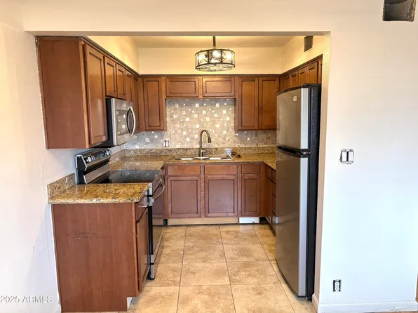 1702 W TUCKEY Lane #209, Phoenix, AZ 85015