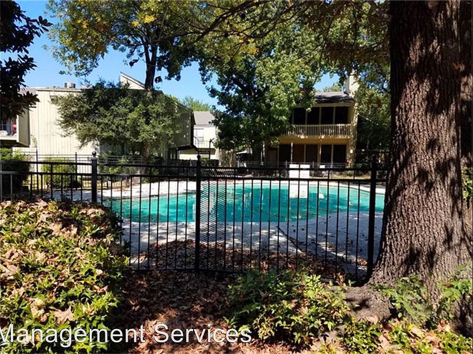 2nd image of 5625 Antoine Dr #704